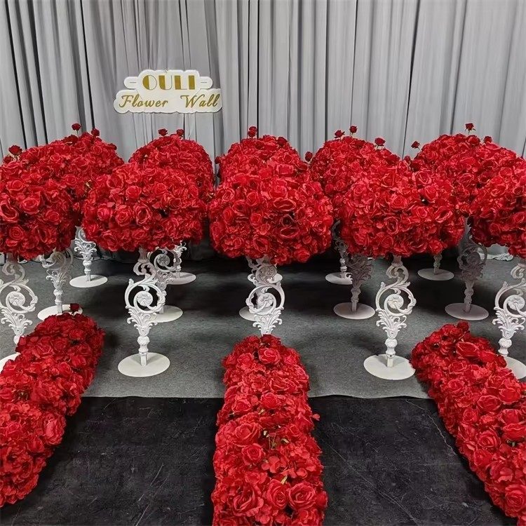 Cores de bola de flores superiores para decorações de casamento: tendências vermelhas, brancas e rosa